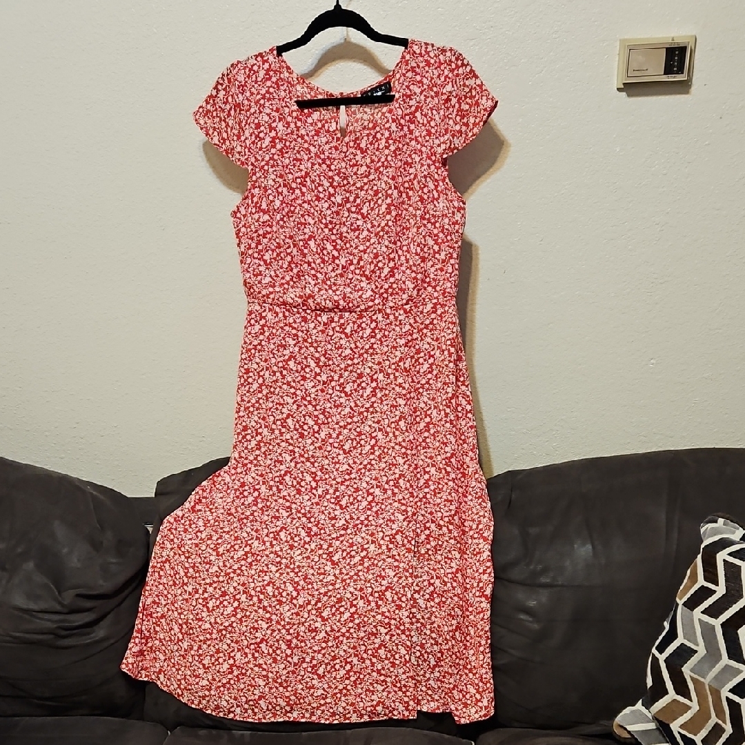 Trixxi Coral-Red Floral Cap-Sleeve Maxi Dress